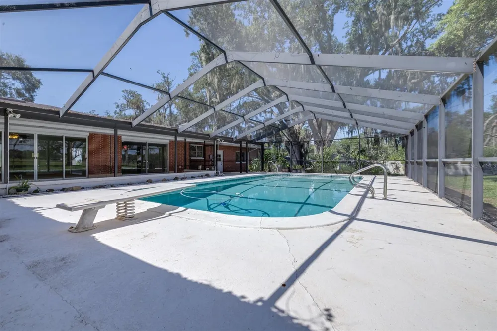 300 CREST DRIVE Haines City, FL 33844