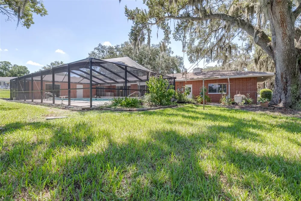 300 CREST DRIVE Haines City, FL 33844