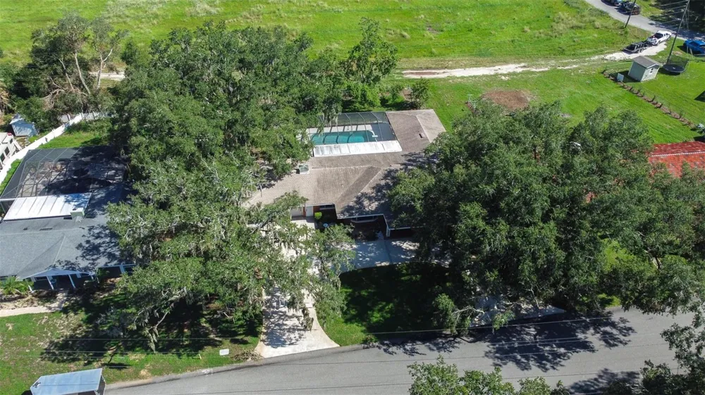 300 CREST DRIVE Haines City, FL 33844
