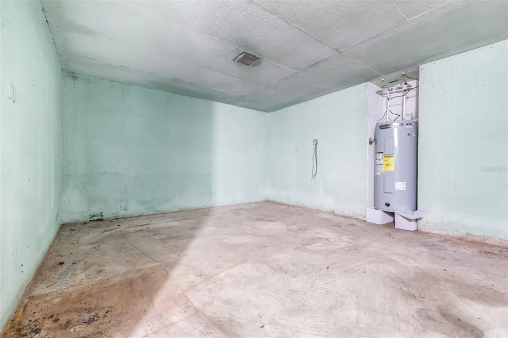 300 CREST DRIVE Haines City, FL 33844