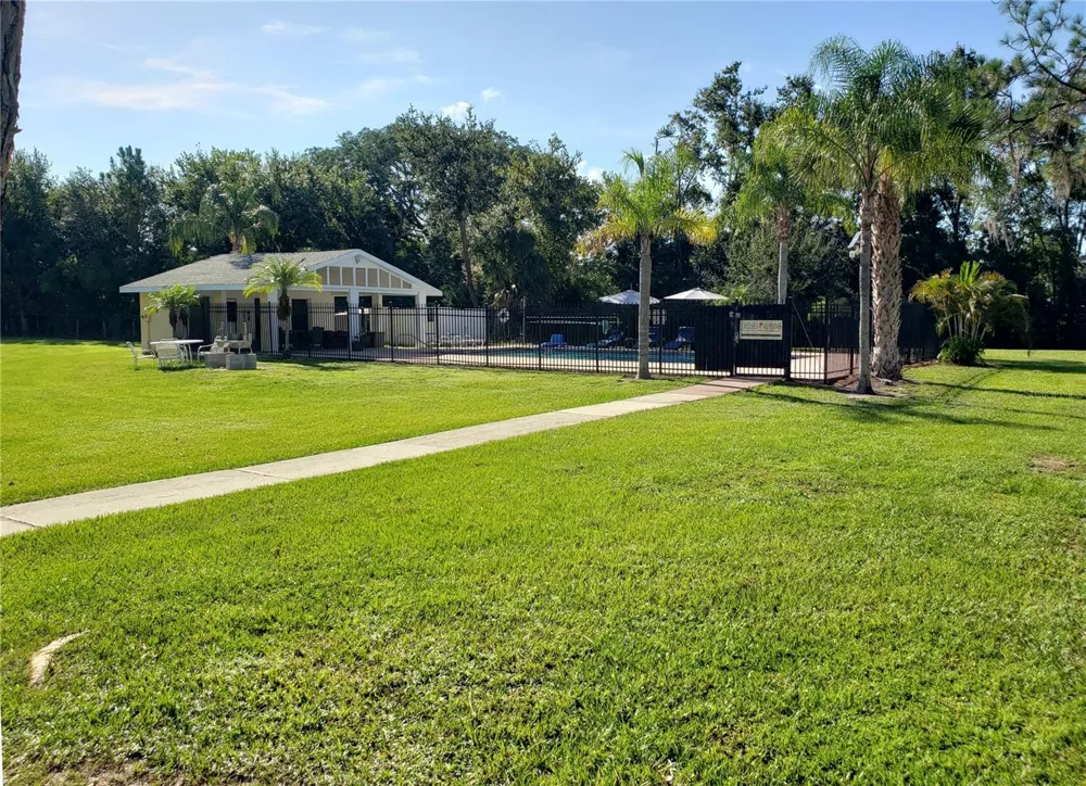 22706 GAGE LOOP #33 Land O Lakes, FL 34639