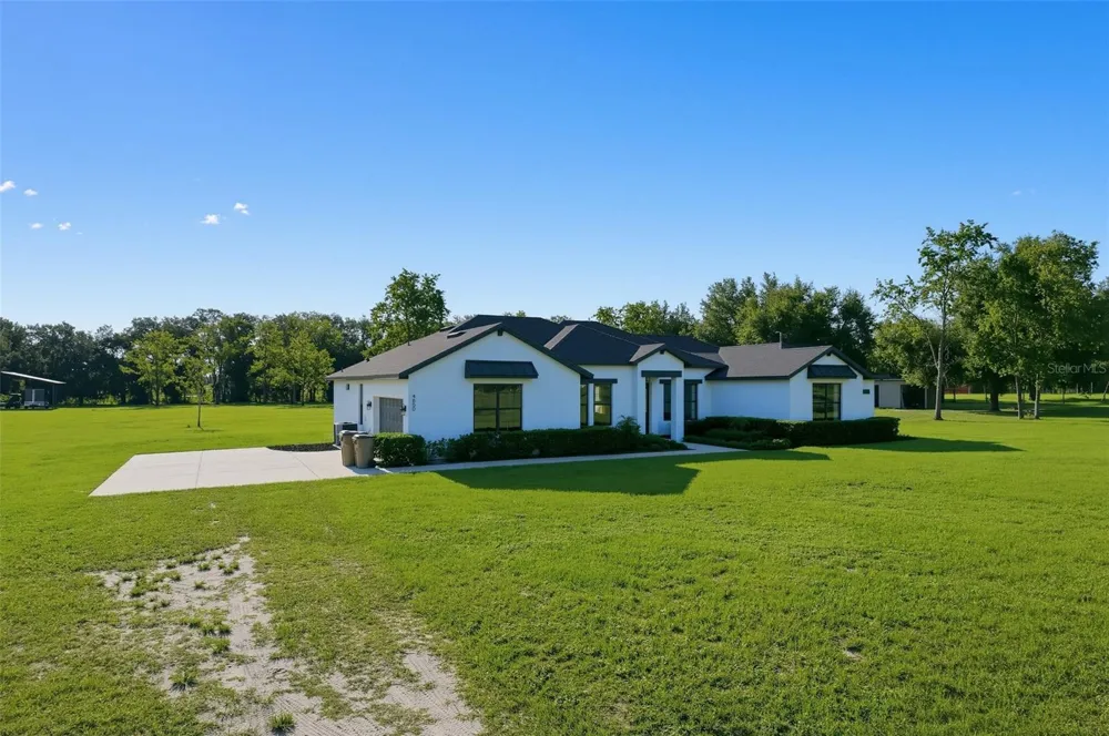 4650 LAKE PICKETT DRIVE Groveland, FL 34736