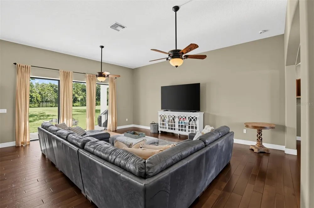 4650 LAKE PICKETT DRIVE Groveland, FL 34736