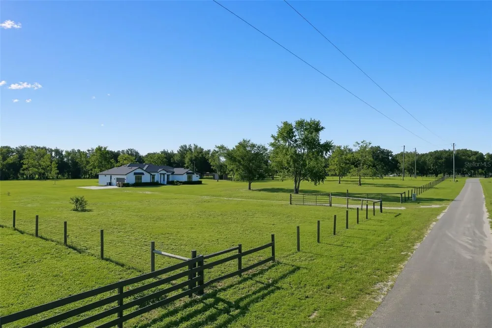 4650 LAKE PICKETT DRIVE Groveland, FL 34736