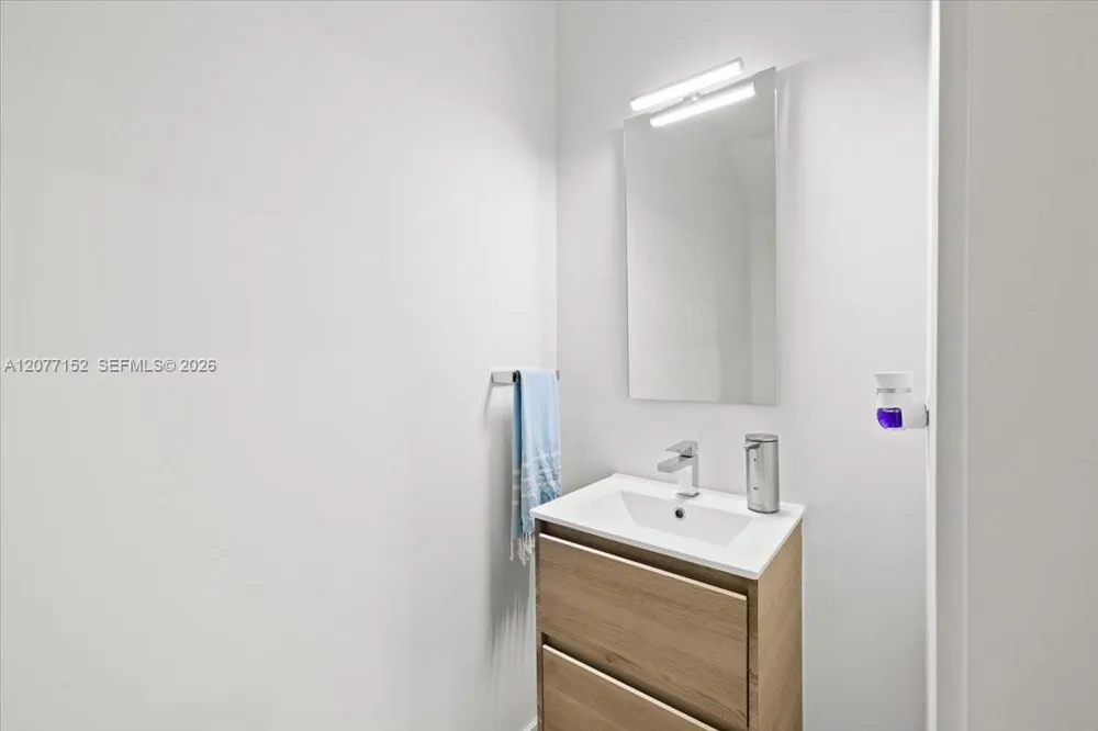 808 NW 44th Ter Plantation, FL 33317