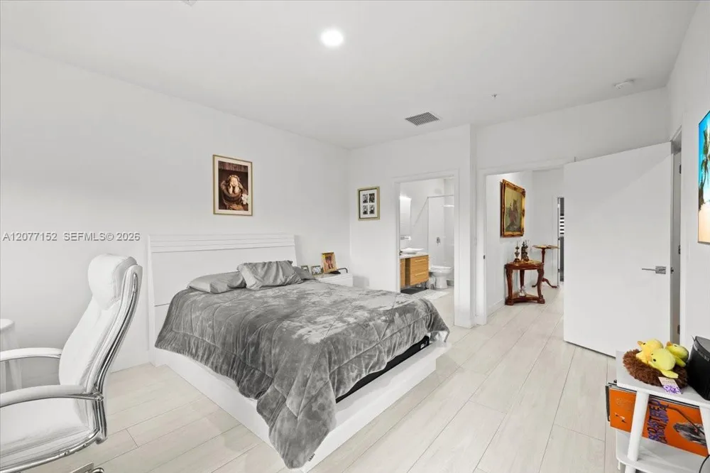 808 NW 44th Ter Plantation, FL 33317
