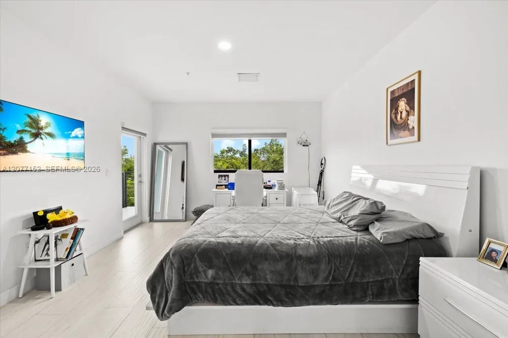 808 NW 44th Ter Plantation, FL 33317