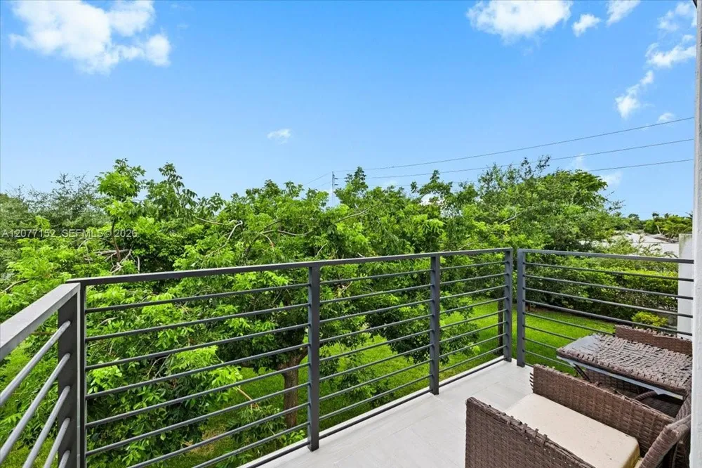 808 NW 44th Ter Plantation, FL 33317