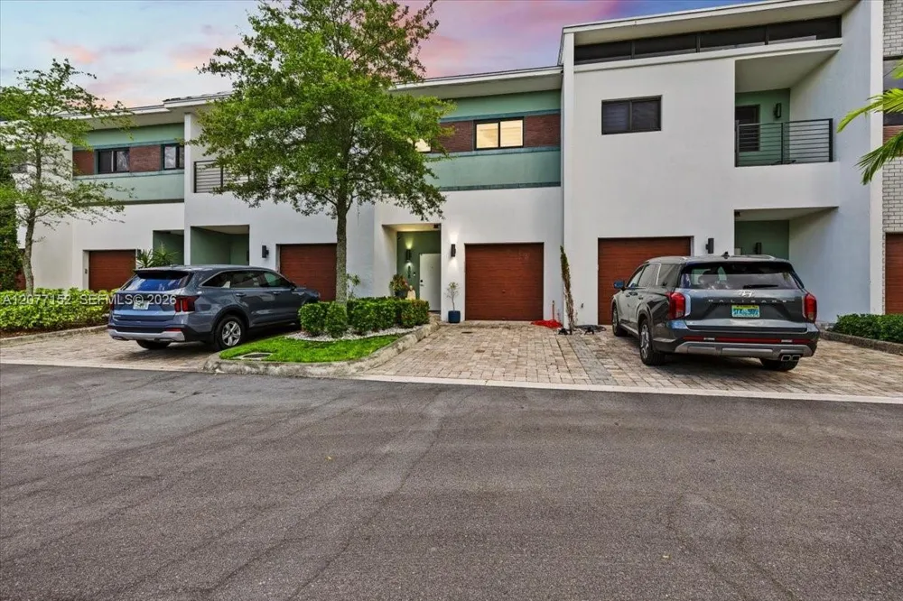 808 NW 44th Ter Plantation, FL 33317