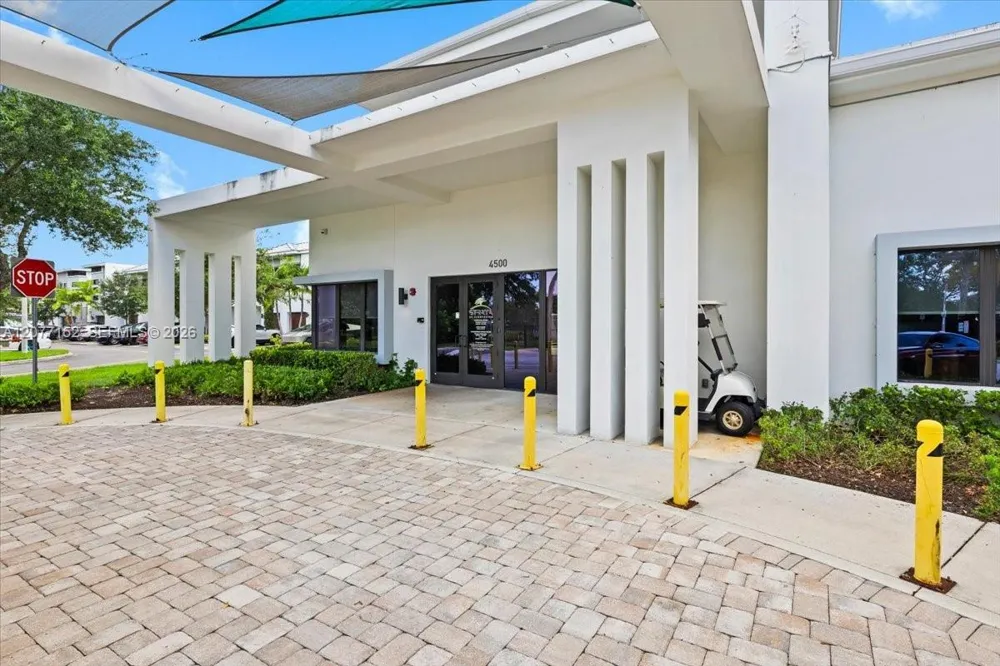 808 NW 44th Ter Plantation, FL 33317