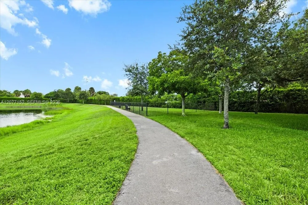 808 NW 44th Ter Plantation, FL 33317