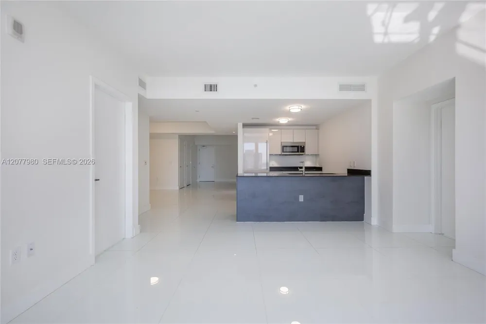 1010 Brickell Ave #1402 Miami, FL 33131