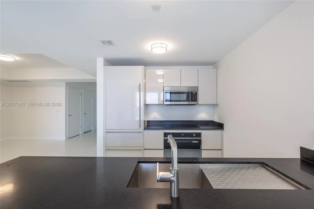 1010 Brickell Ave #1402 Miami, FL 33131