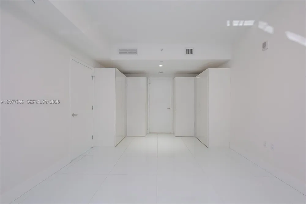 1010 Brickell Ave #1402 Miami, FL 33131