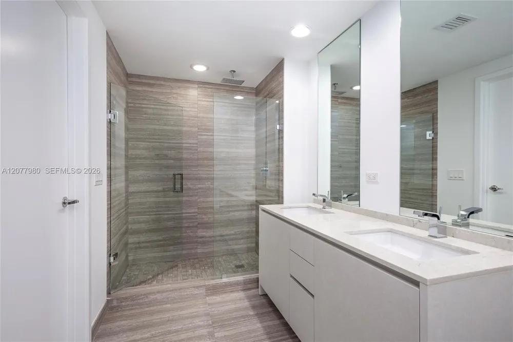 1010 Brickell Ave #1402 Miami, FL 33131