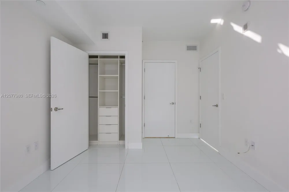 1010 Brickell Ave #1402 Miami, FL 33131