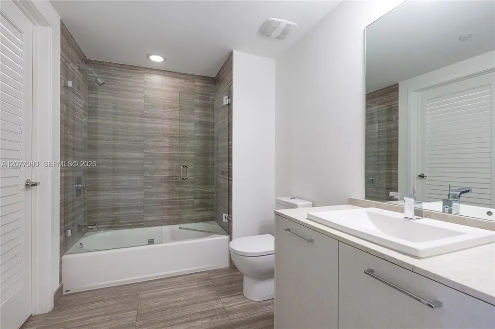 1010 Brickell Ave #1402 Miami, FL 33131