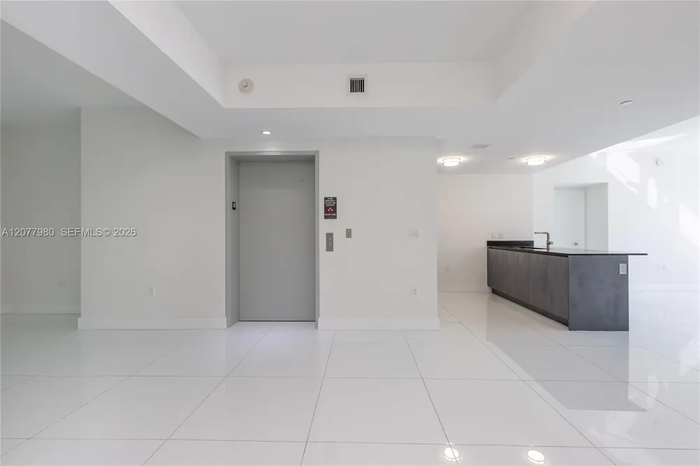 1010 Brickell Ave #1402 Miami, FL 33131