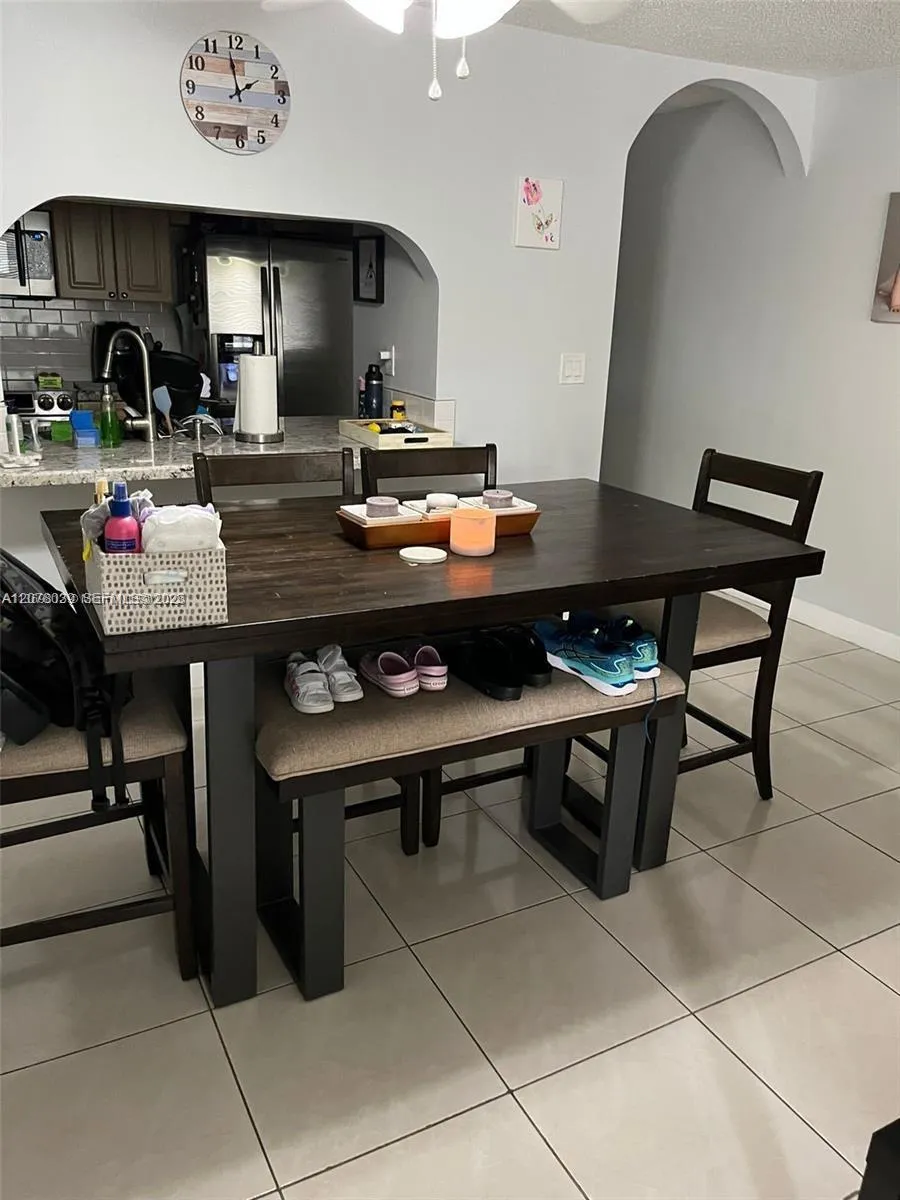 10135 NW 9th St Cir #5-208 Miami, FL 33172