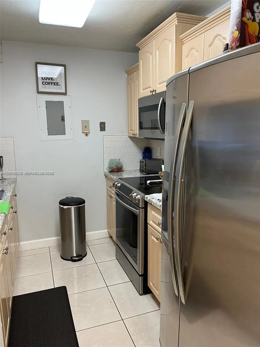 10135 NW 9th St Cir #5-208 Miami, FL 33172
