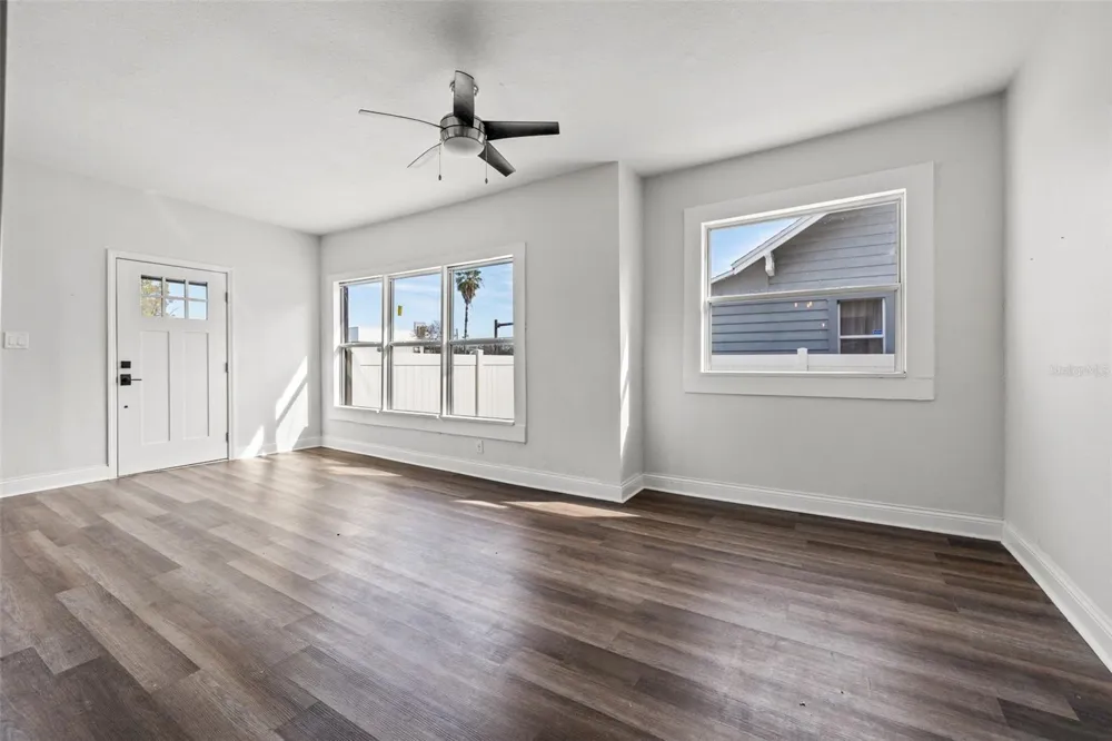 2824 5TH AVENUE St Petersburg, FL 33713
