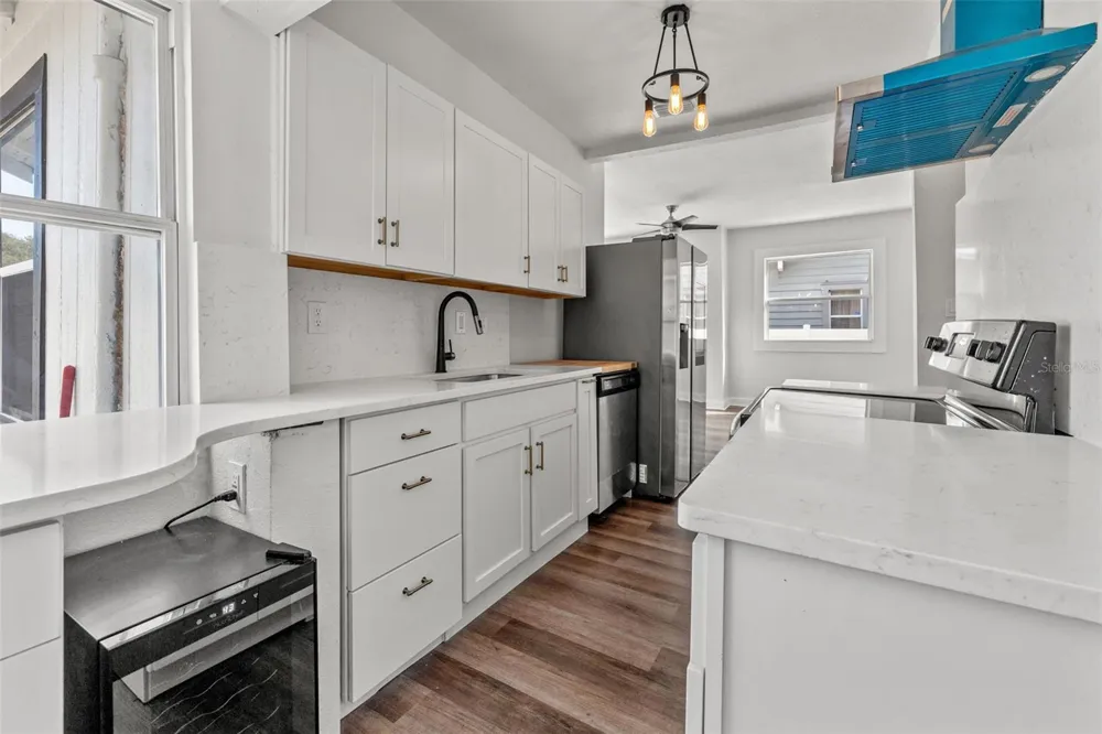 2824 5TH AVENUE St Petersburg, FL 33713