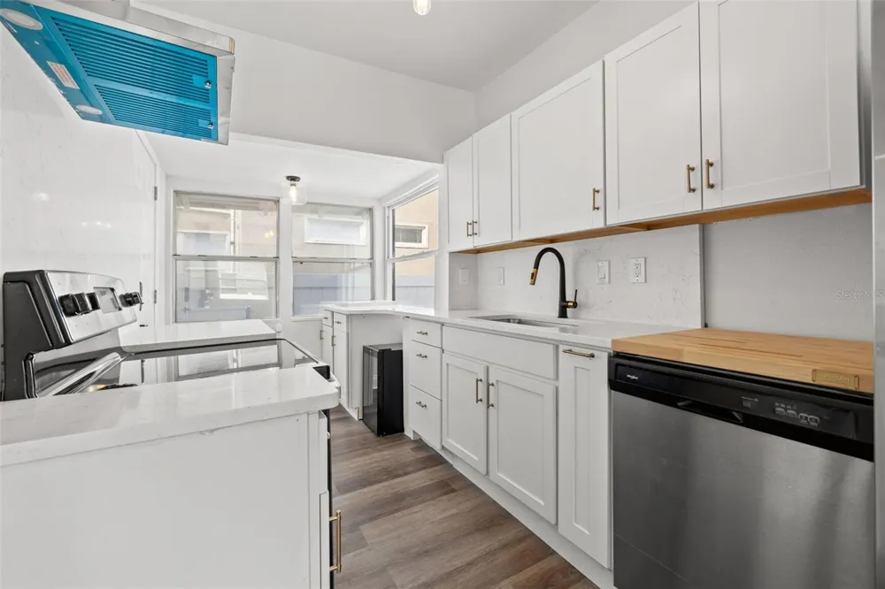 2824 5TH AVENUE St Petersburg, FL 33713