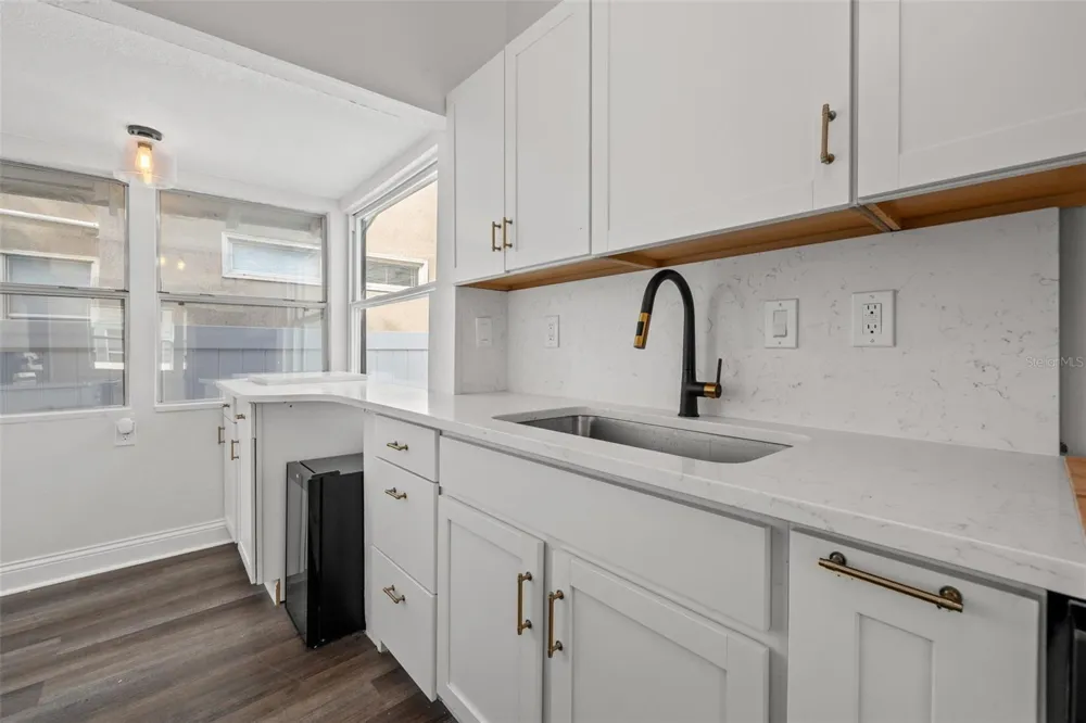 2824 5TH AVENUE St Petersburg, FL 33713