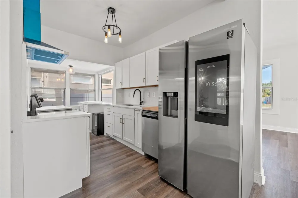 2824 5TH AVENUE St Petersburg, FL 33713