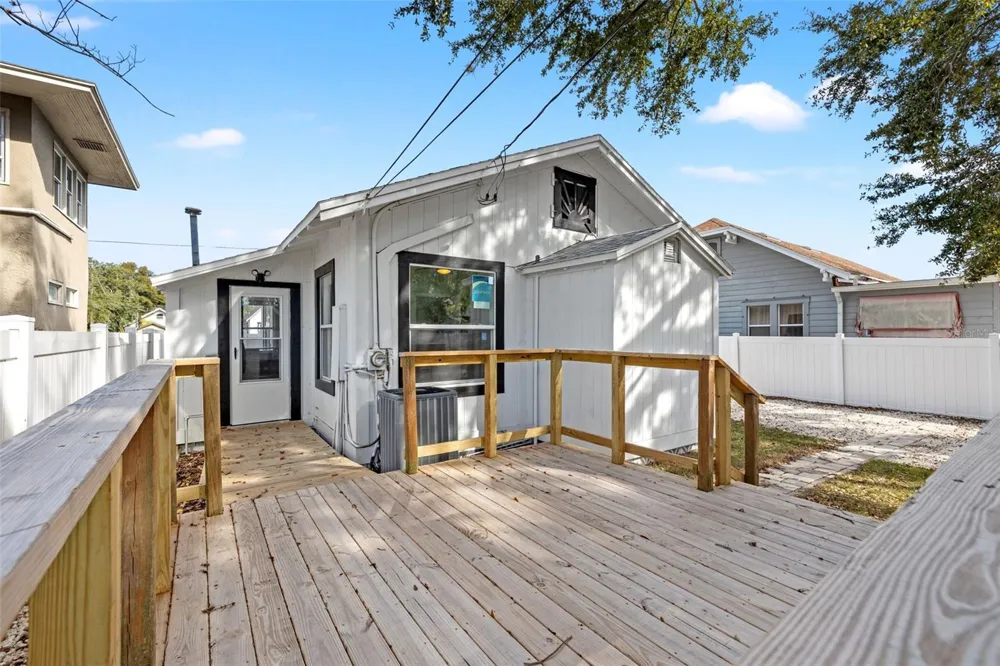 2824 5TH AVENUE St Petersburg, FL 33713