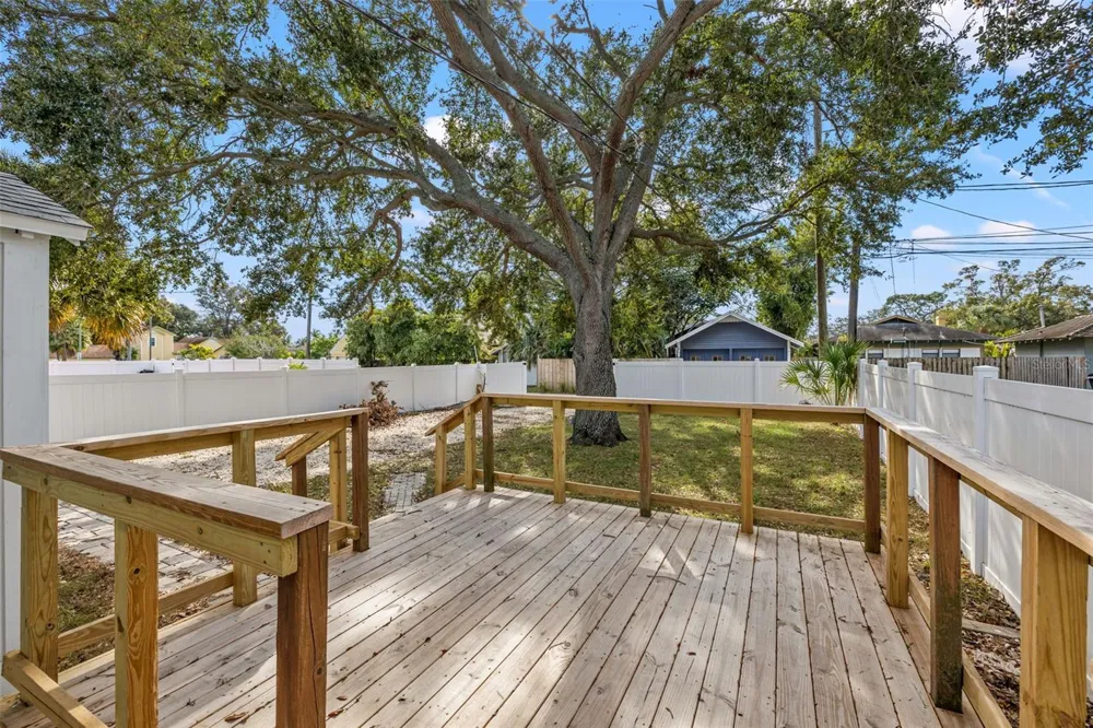 2824 5TH AVENUE St Petersburg, FL 33713