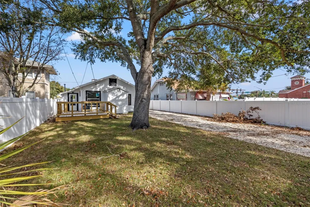 2824 5TH AVENUE St Petersburg, FL 33713