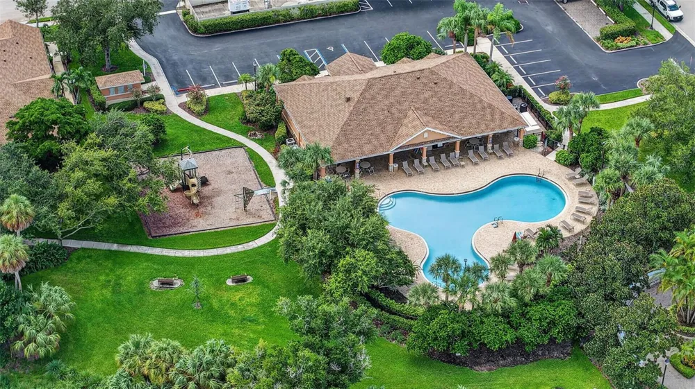 4072 OVERTURE CIRCLE #462 Bradenton, FL 34209