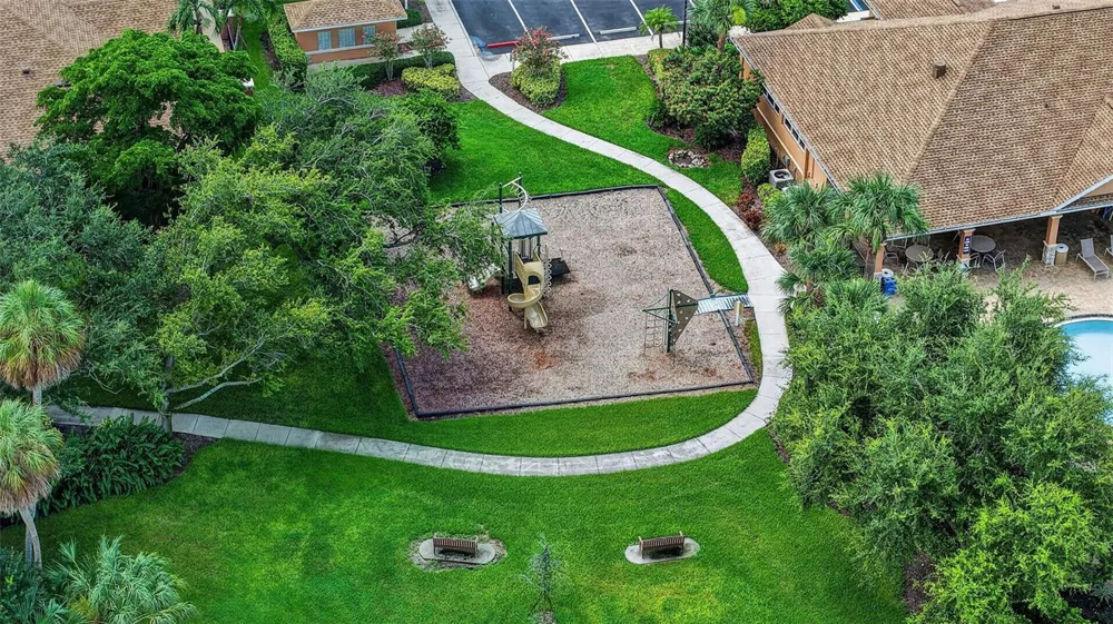 4072 OVERTURE CIRCLE #462 Bradenton, FL 34209