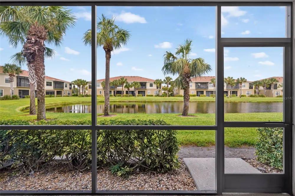 4072 OVERTURE CIRCLE #462 Bradenton, FL 34209