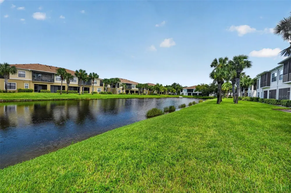 4072 OVERTURE CIRCLE #462 Bradenton, FL 34209