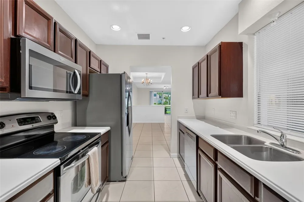 4072 OVERTURE CIRCLE #462 Bradenton, FL 34209