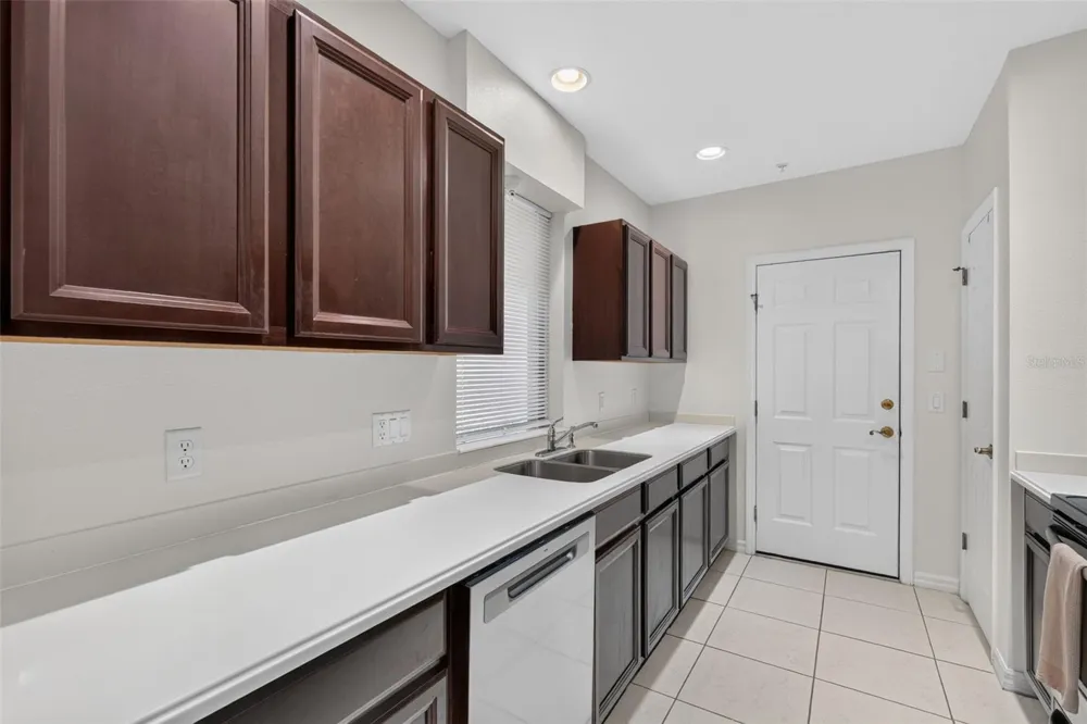 4072 OVERTURE CIRCLE #462 Bradenton, FL 34209