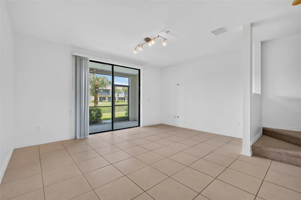 4072 OVERTURE CIRCLE #462 Bradenton, FL 34209