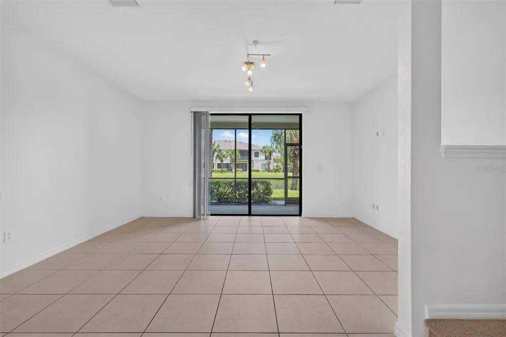 4072 OVERTURE CIRCLE #462 Bradenton, FL 34209