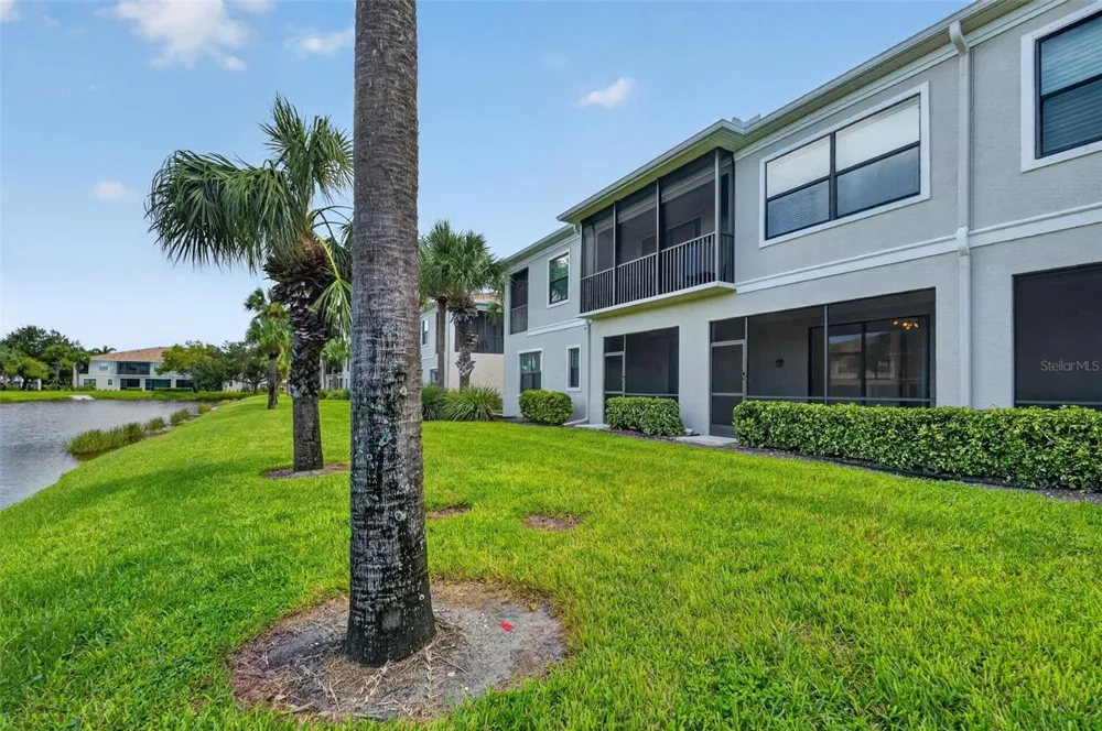 4072 OVERTURE CIRCLE #462 Bradenton, FL 34209