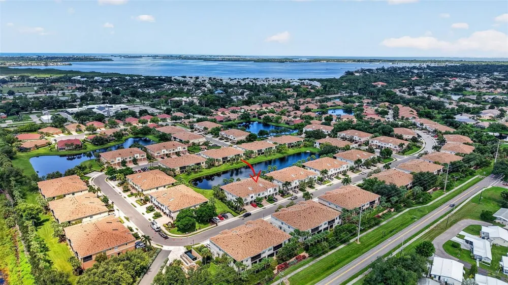 4072 OVERTURE CIRCLE #462 Bradenton, FL 34209