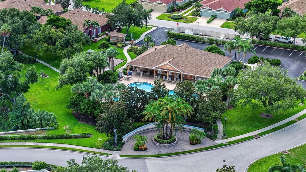 4072 OVERTURE CIRCLE #462 Bradenton, FL 34209