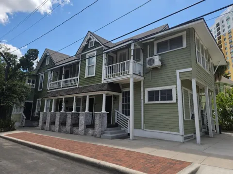 212 W BEACH PLACE #6