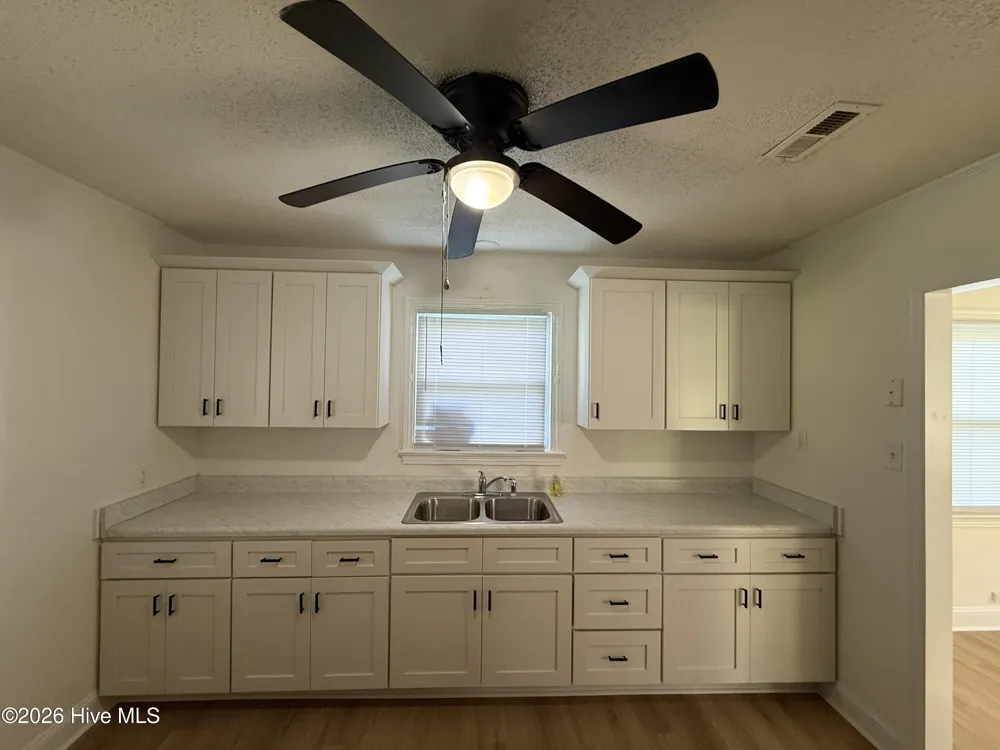 606 Greenmead Drive Kinston, NC 28501