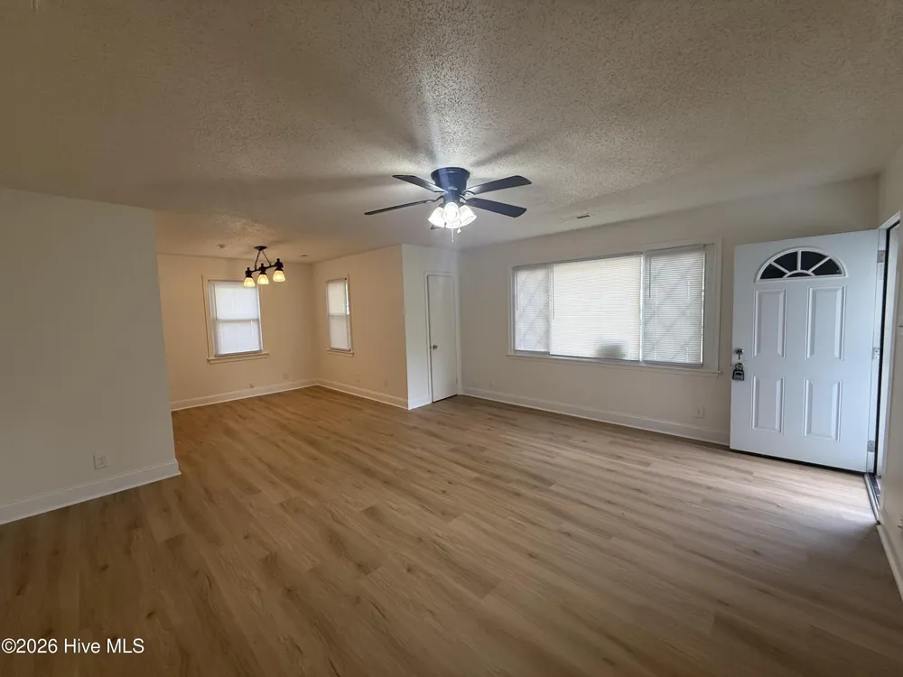 606 Greenmead Drive Kinston, NC 28501
