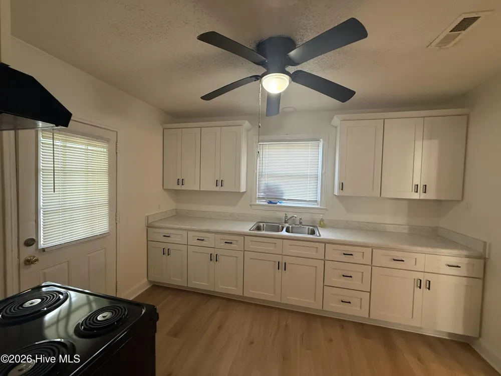 606 Greenmead Drive Kinston, NC 28501