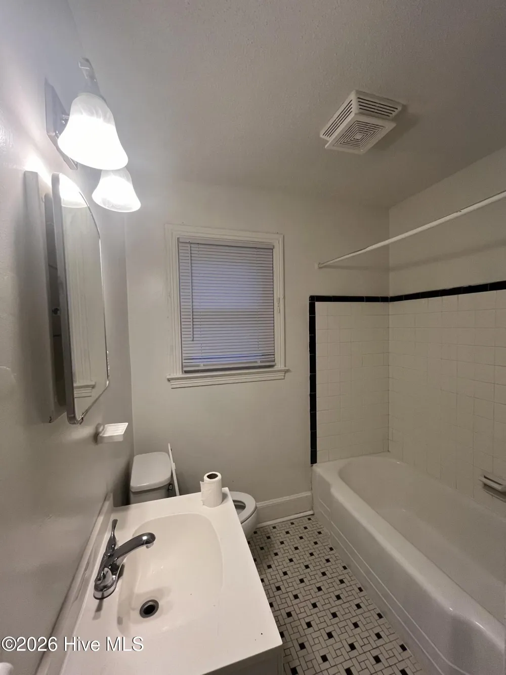 606 Greenmead Drive Kinston, NC 28501