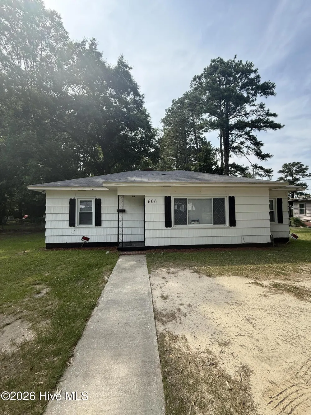 606 Greenmead Drive Kinston, NC 28501