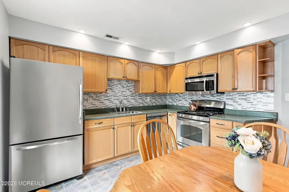 1301 Buckingham Circle Middletown, NJ 07748
